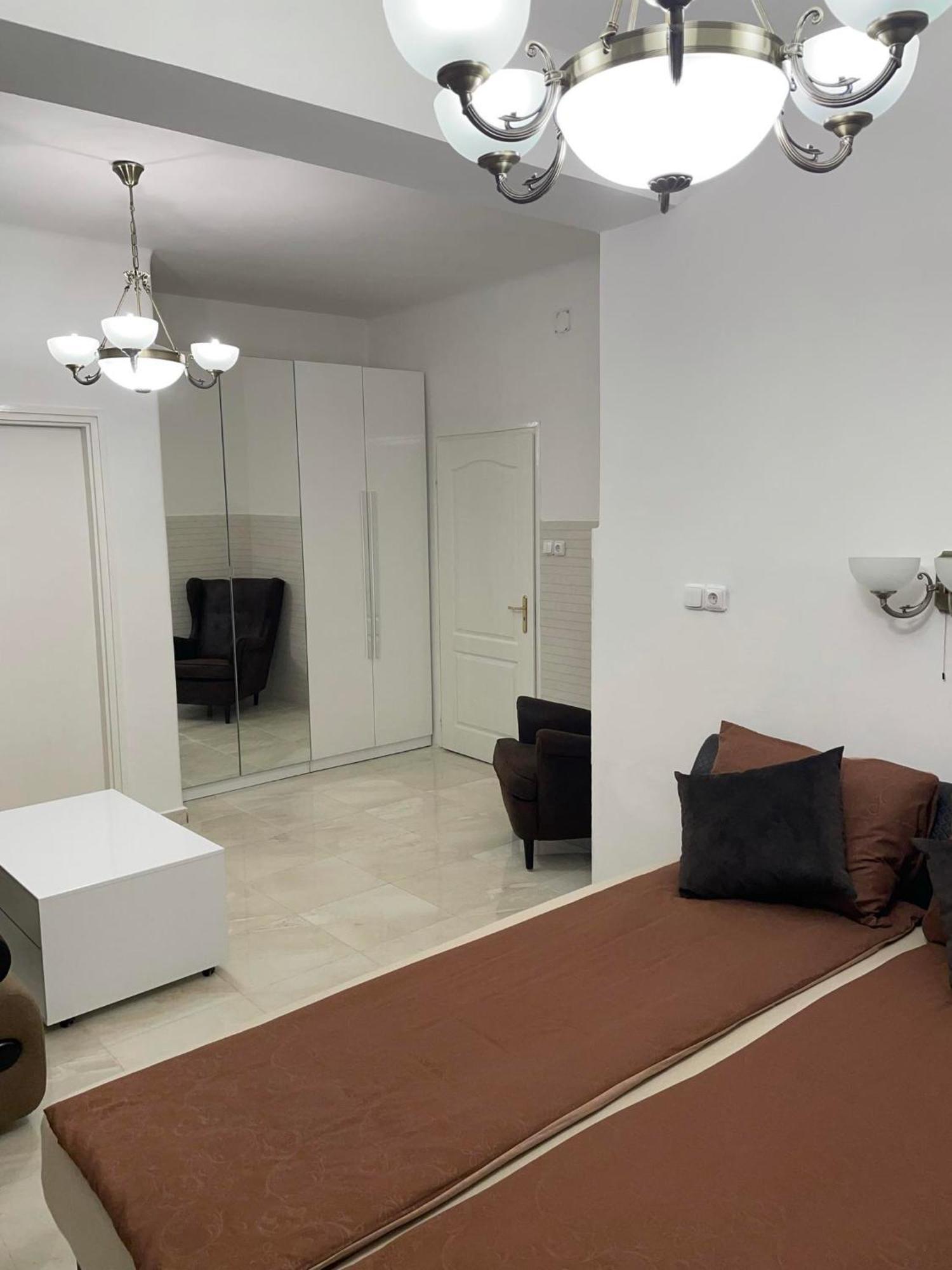 Adam Apartman Hajduszoboszlo Exterior photo