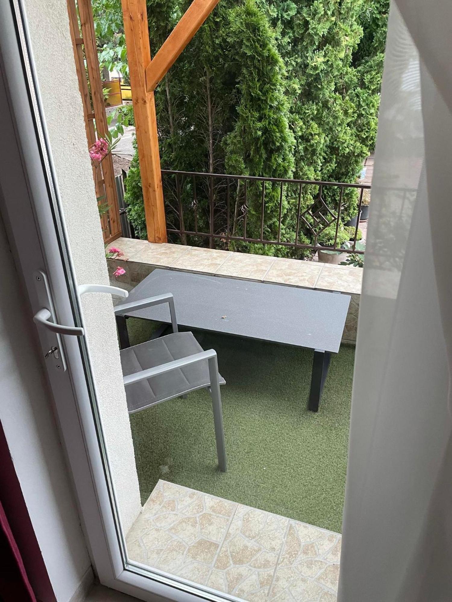 Adam Apartman Hajduszoboszlo Exterior photo